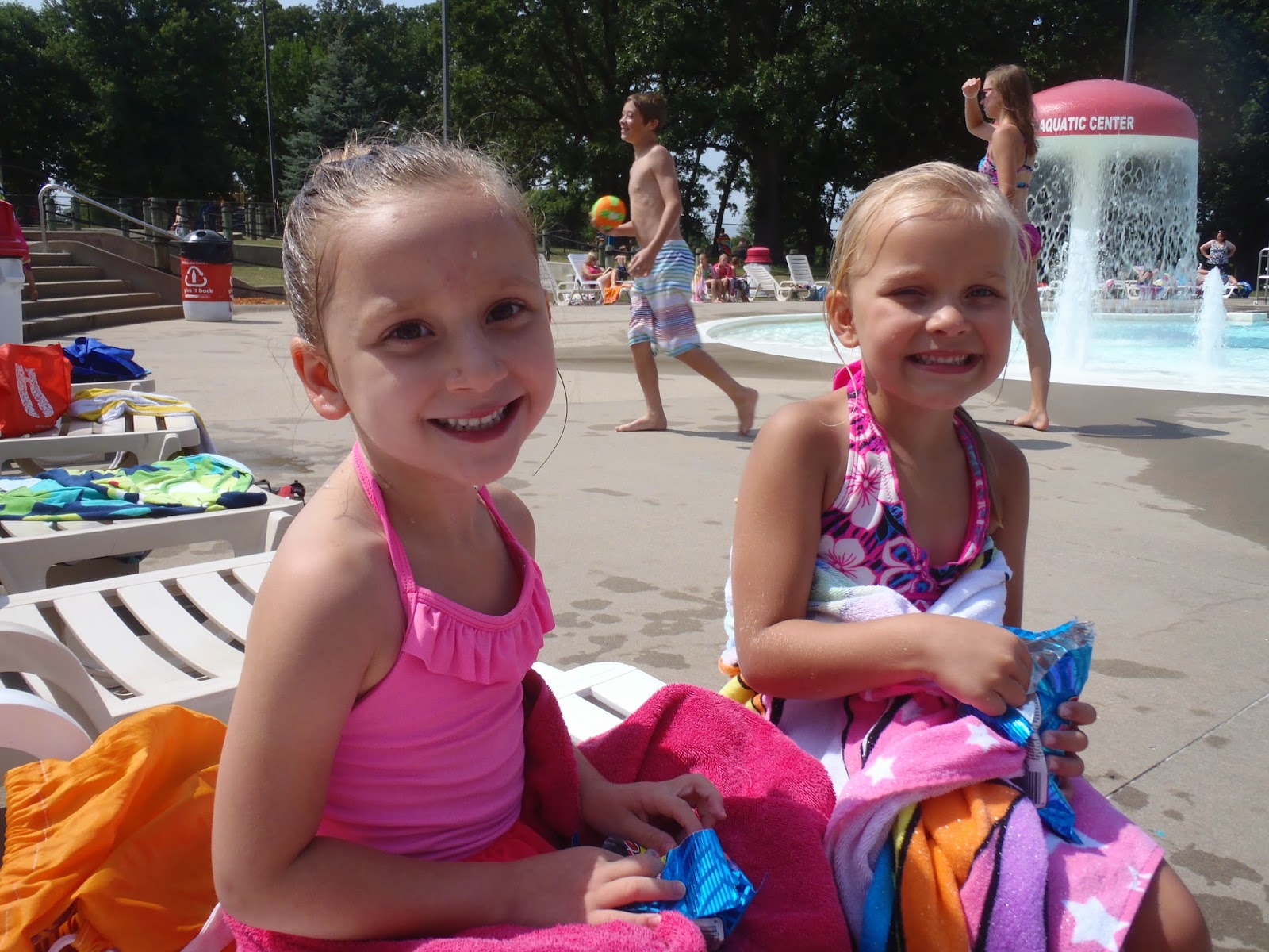 The Snyder Family: Pool Day & Sleepover!